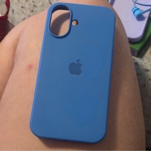Apple Silicone iPhone 16 Case - Blue